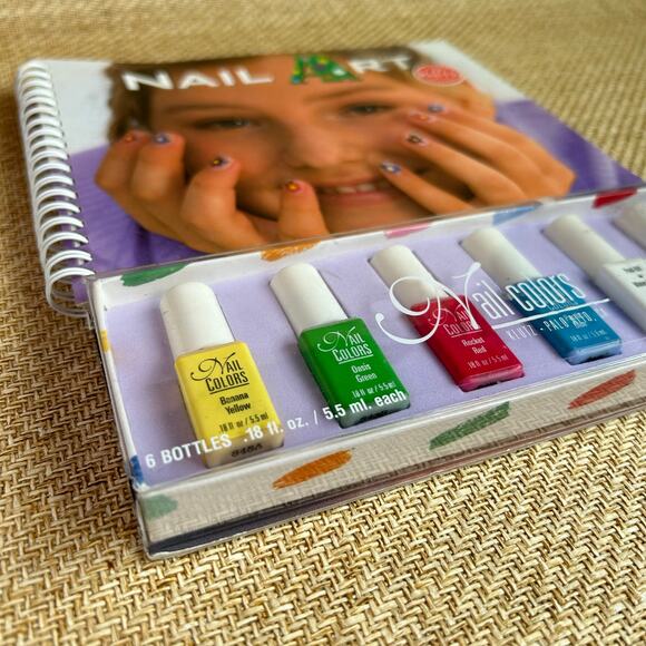 Klutz Nail Art Kit Book Scholastic 2000s Polish Included Lightly Loved Book - Picture 2 of 7